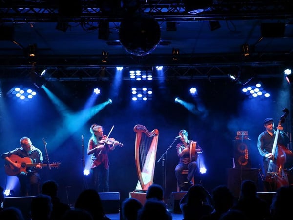 Spectacle – Tiúin : un voyage au cœur des musiques traditionnelles