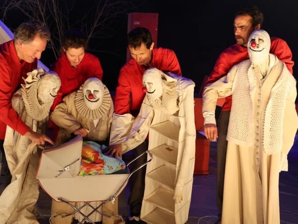 Saga Familia et Des Lustres Inconnus