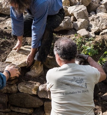 Chantier pierre sèche au Cap de la Chèvre