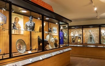 Visite de l'exposition permanente du Musée de la Faïence de Quimper