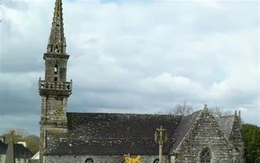 Visite de l'église de Saint-Cadou, à Sizun