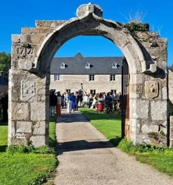 Visite libre des abords du manoir de Keranflec'h