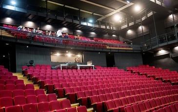 Visite guidée, Le théâtre de Cornouaille