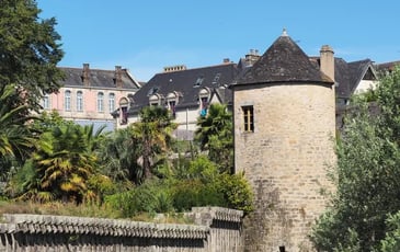 Au cœur des remparts, Les fortifications quimpéroises : Balade historique suivie d'un goûter convivial