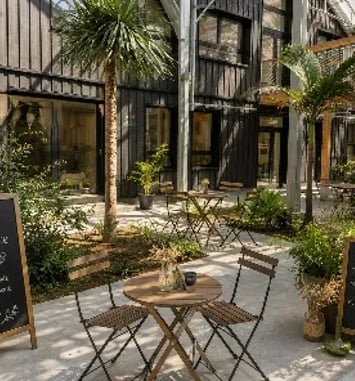 Café et boutique solidaires