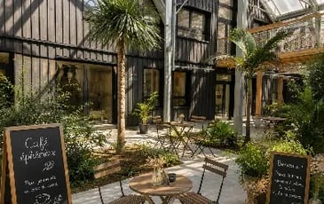 Café et boutique solidaires