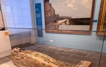 Présentation de la Description de l'Égypte par la bibliothèque des Amours jaunes