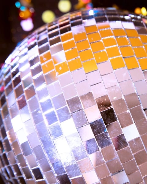 Soirée années 80 avec dîner spectacle