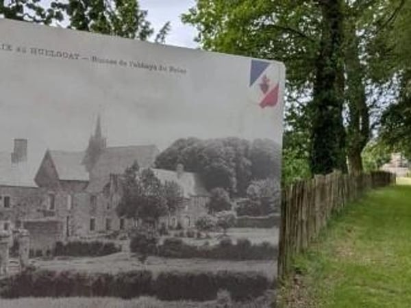 Exposition "Bons Baisers de Plounéour"